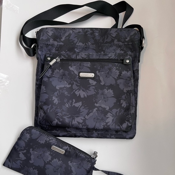 Baggallini Bags Baggallini Go Bagg Crossbody With Rfid Wristlet Floral Gray Poshmark